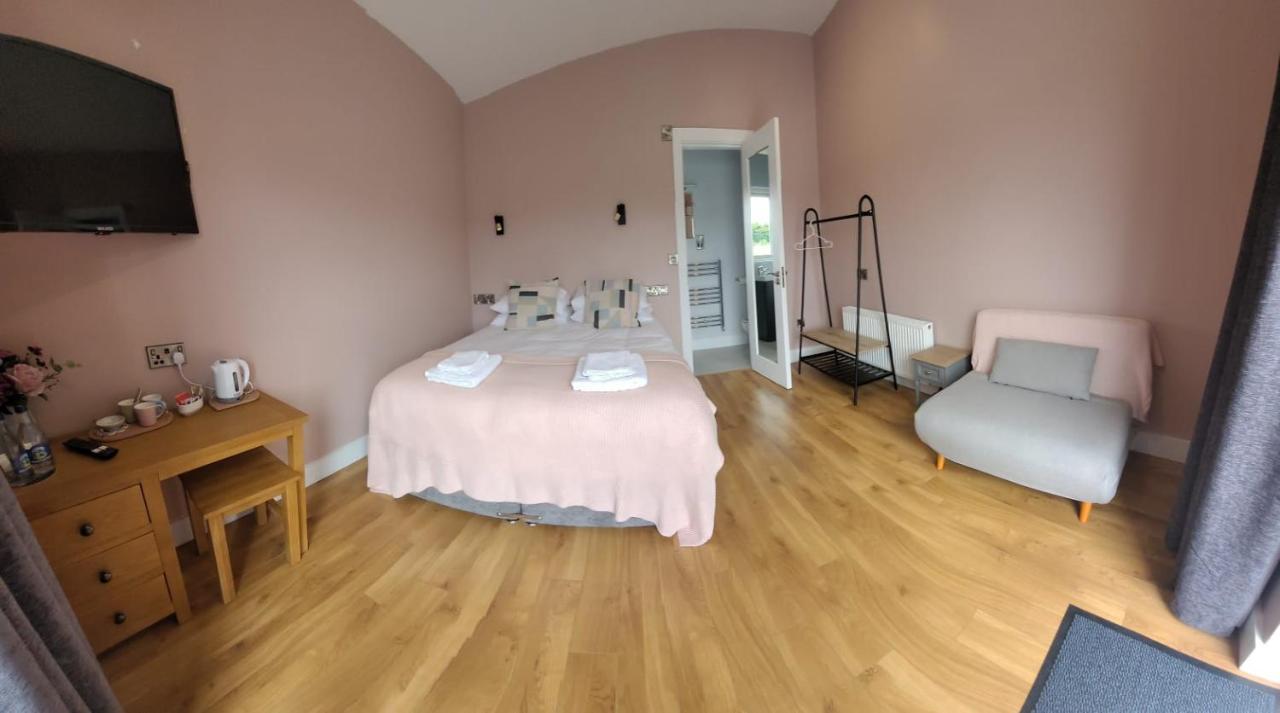 Stoneyford Luxurious Cabins Esterno foto