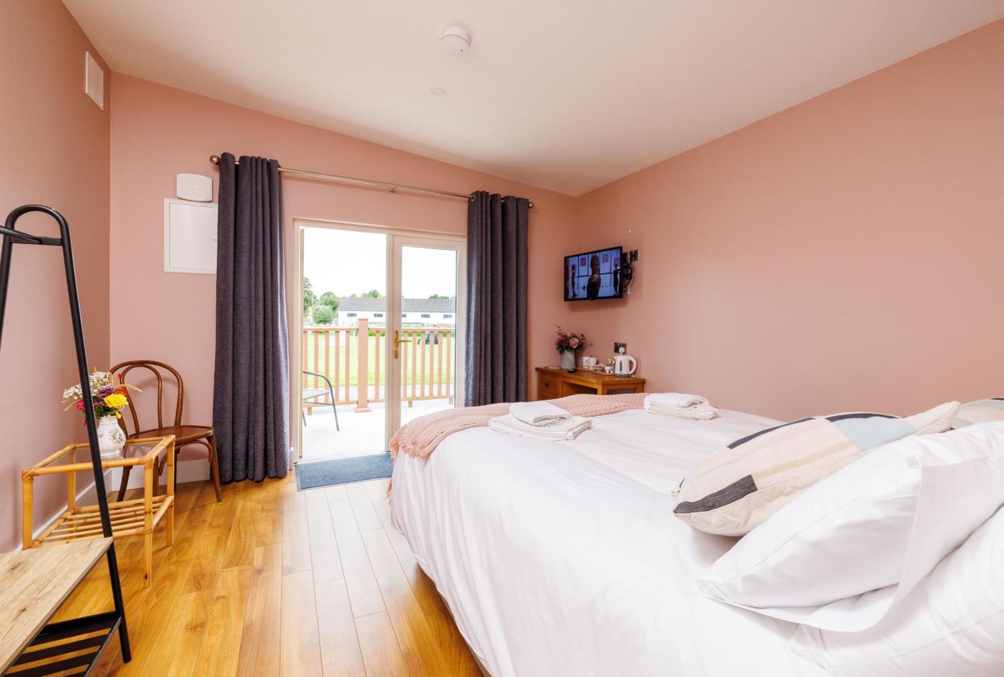 Stoneyford Luxurious Cabins Esterno foto